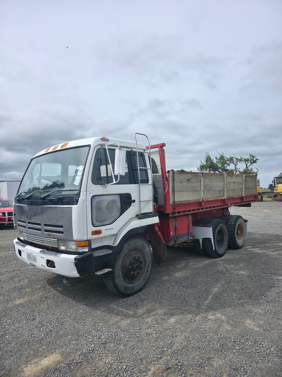 1991 Nissan CW Series Flat Deck Truck