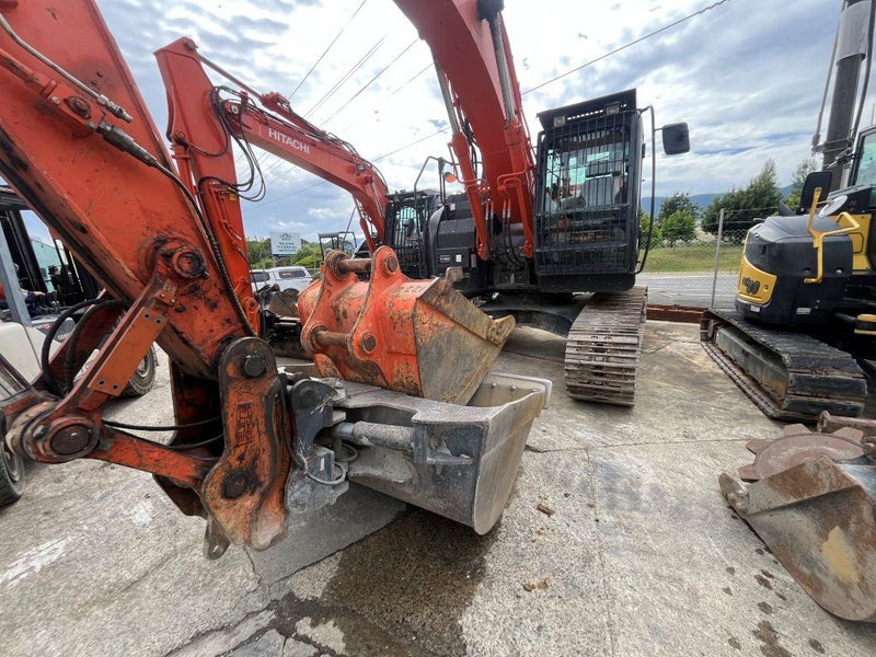 2017 Hitachi ZX225USLC-5 22.5T Steel Tracked Excavator
